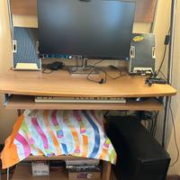 Mobile per computer con ruote