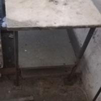 Tavolino inox con ripiano in marmo 60x100x80