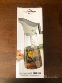 Dispenser per condimenti per insalata