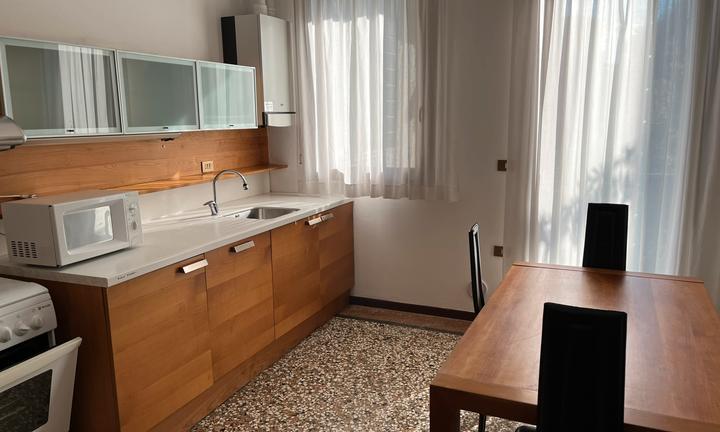 MESTRE CANDIANI studentessa o lavoratrice n/resid