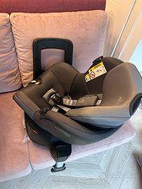 Seggiolino auto 1-4 con base rotante sganciabile