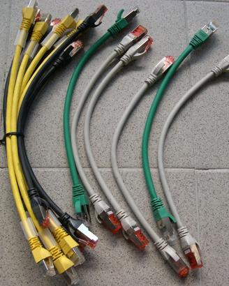 Cavi di rete RJ45 computer server
