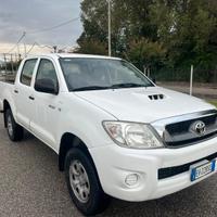 TOYOTA HILUX 2.5 D4D DOPPIA CABINA