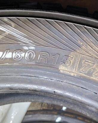 Pneumatici invernali 165/60 R15 77T 