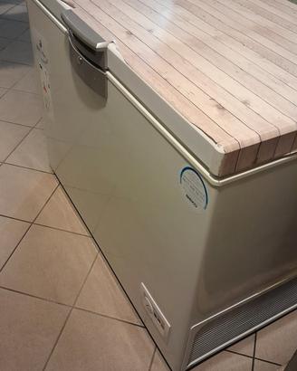 Congelatore a pozzetto 