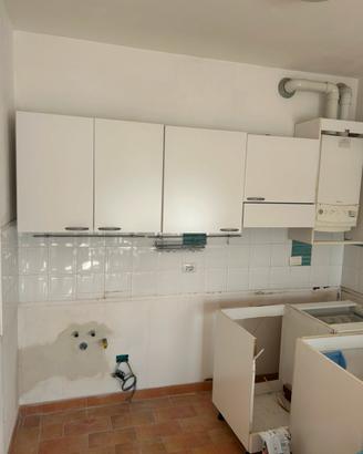 Cucina completa di elettrodomestici