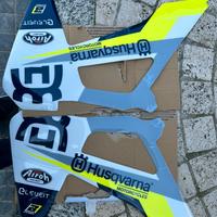 Adesivi fianchetti Husqvarna TE FE 19-23
