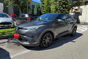 Toyota Ch-r hybrid Lounge