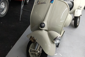 Vespa VN 125 targa oro pari al nuovo