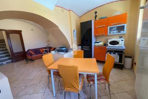 CASA SEMINDIPENDENTE A LANZO TORINESE