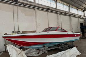 Barca motoscafo imbarcazione