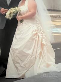 Abito da sposa in seta e organza