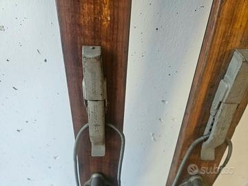 paio di sci vintage in legno 