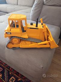bulldozer Cat