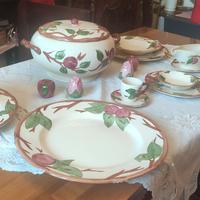 Servizio di piatti in terracotta