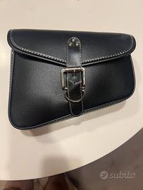 Borsa triangolare in similpelle