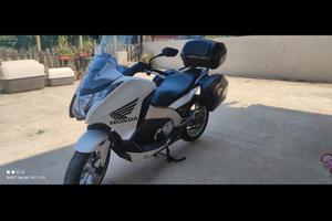 Honda Integra 700