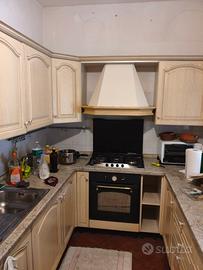 cucina componibile con ante esterne in massello