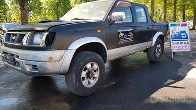 Nissan Navara D22 2002 - uso ricambi