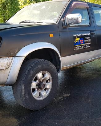 Nissan Navara D22 2002 - uso ricambi