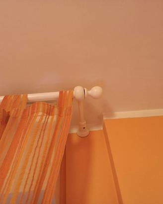 Tenda da camera da letto arancione e riloga