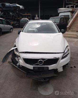 VOLVO V40 2.0 D - ANNO 2017 - PER RICAMBI