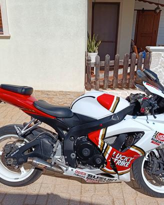Suzuki gsxr-600