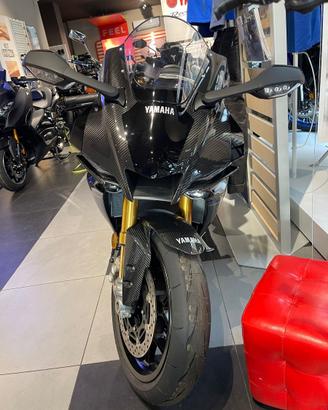 Yamaha R1