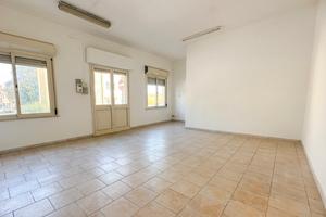 Locale commerciale trasformabile in residenziale