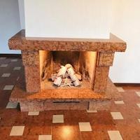 Rivestimento Camino in Marmo Rosso Rustico