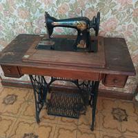 Mobili antichi composti da segreter, mobile bar  a