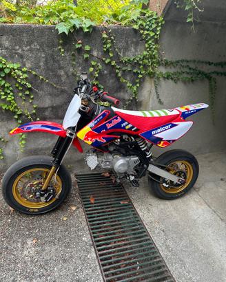 Pit bike