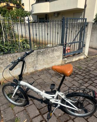 Bicicletta ripiegabile a cubo