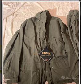 Completo giacca pantalone in Gore Tex