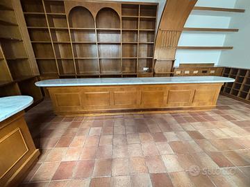 Bancone con pietra in marmo