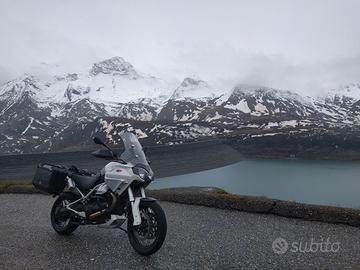 Moto Guzzi Stelvio 1200