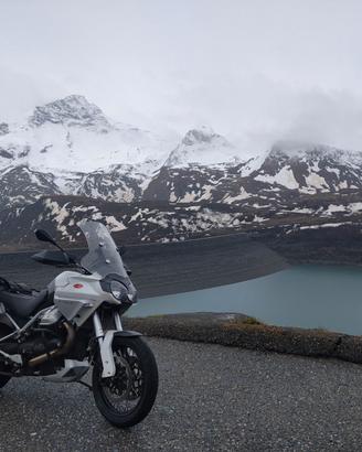 Moto Guzzi Stelvio 1200