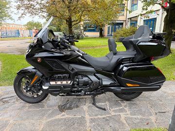 Honda GL 1800 Gold Wing TOUR DCT ALL BLACK