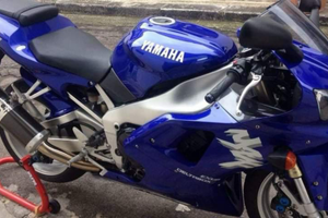 Yamaha YZF R1 moto sport
