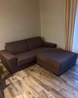 Divano+penisola in perfette condizioni