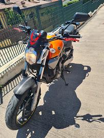 Moto Yamaha MT 03 compreso passaggio 