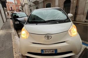 Toyota iq 4 posti