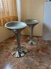 Sgabelli regolabili in altezza