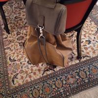 zaino a tracolla da viaggio