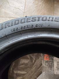 Gomme per auto nuove 