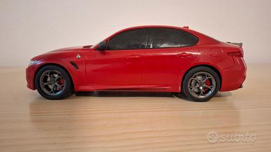 alfa romeo Giulia quadrifoglio verde 1:18