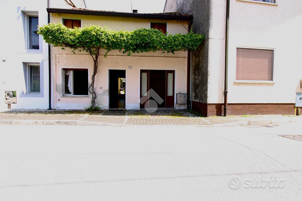 CASA SEMINDIPENDENTE A TRIVIGNANO UDINESE