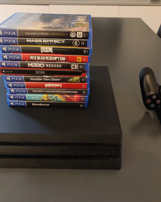 PS4 Pro 1Tb + 11 giochi + joypad firmware 10.01
