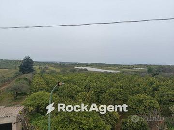 Villa di 120 m² con 3 locali a Noto