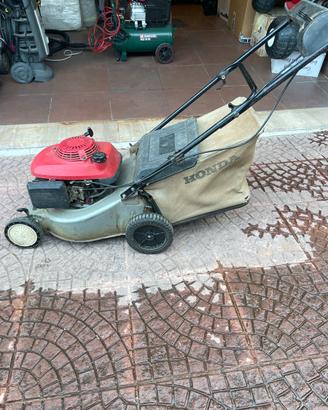 Tosaerba a scoppio Honda